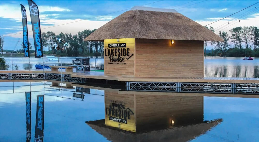 Lakeside Paradise Sleep Inn Hostel