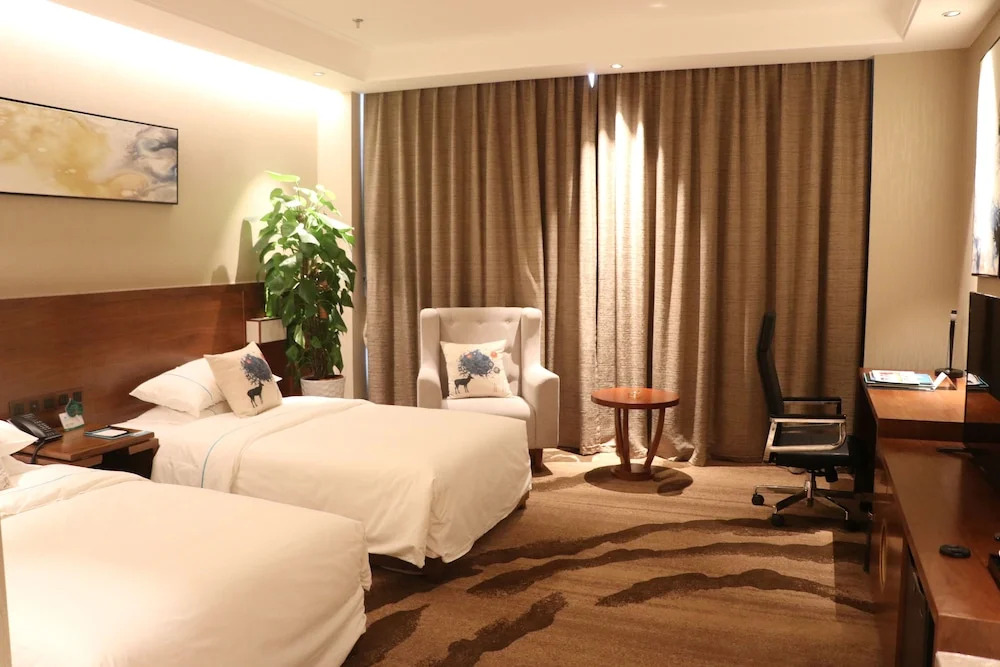 Yantai Dexin International Hotel