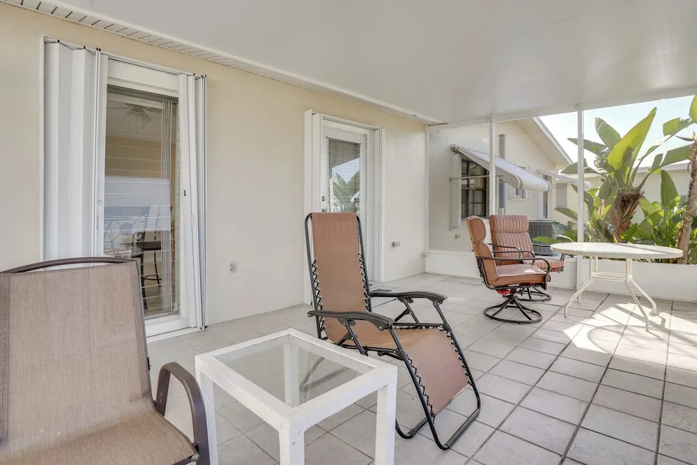 Waterfront Gulf Access Beach House w Lainai