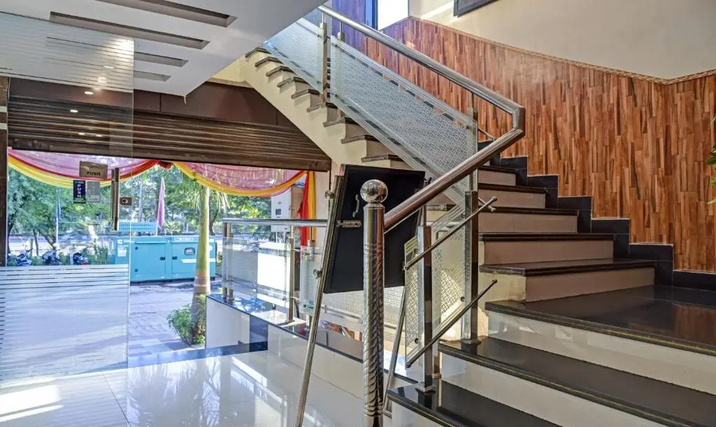 FabHotel Jalsa DLX