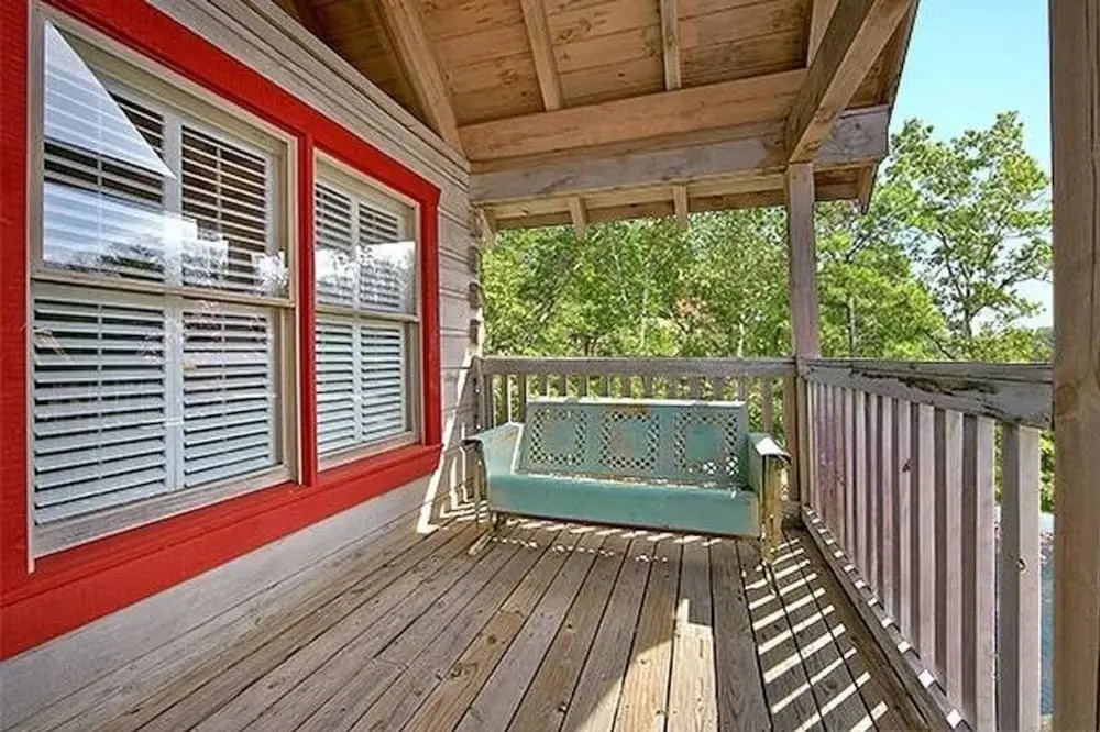 Adorable Shut'er Inn 1 Bedroom Cabin
