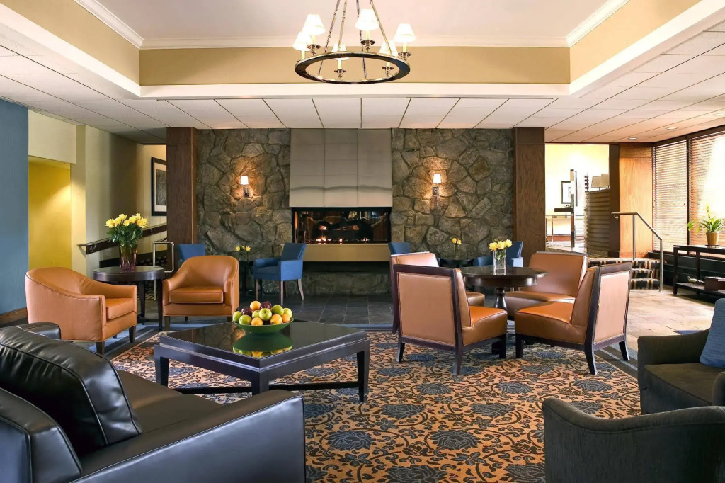 Sheraton Milwaukee Brookfield