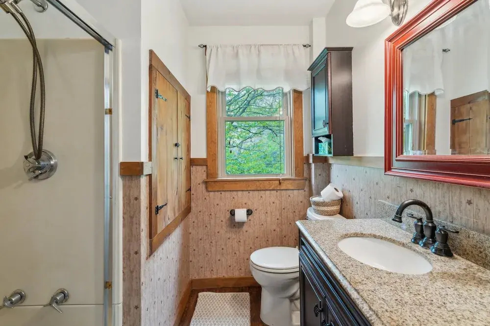 Coastal Comfort With Stunning Harbor Views 3 Bedroom Home