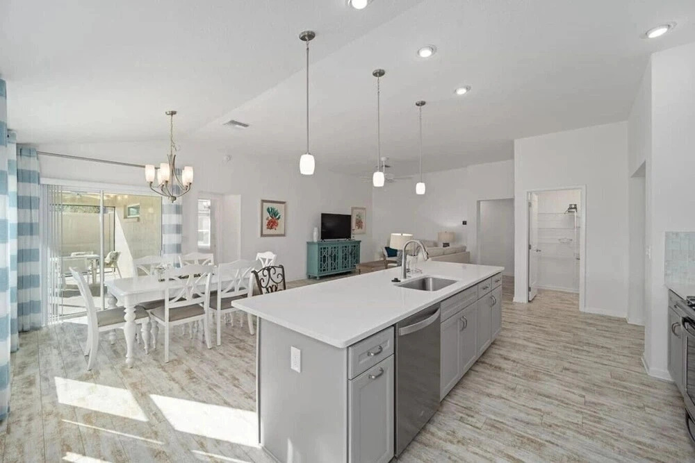 561g Massive Newly Built 3 Bedroom