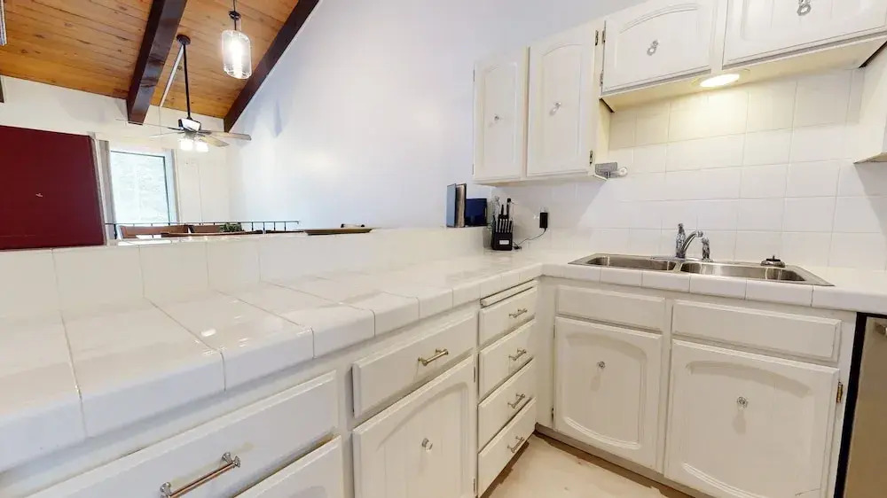 Chateau Sierra 50 Pet-Friendly with Great Complex Amenities, On the Shuttle Route, Private Washer Dryer, by RedAwning