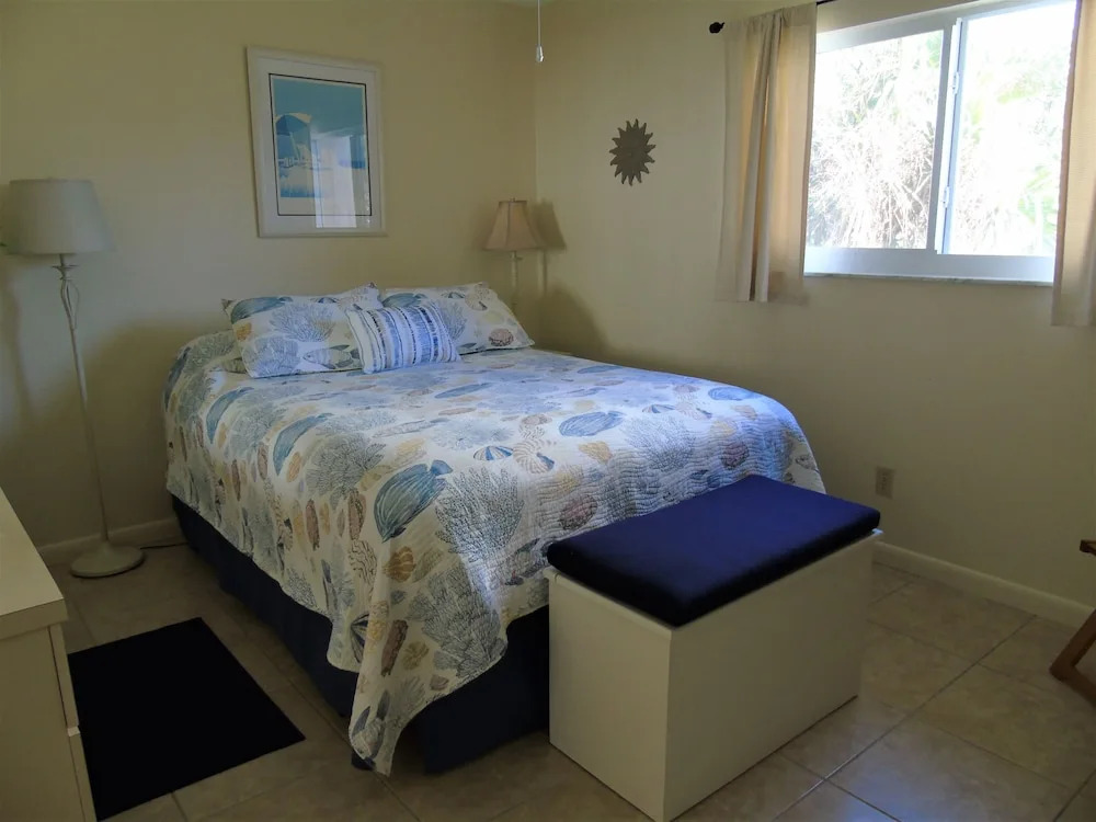 Sunset Royale - 300 2 Bedrooms 2 Bathrooms Condo