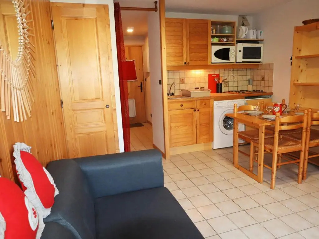 Studio au cœur de Morillon avec balcon et parking - FR-1-624-60