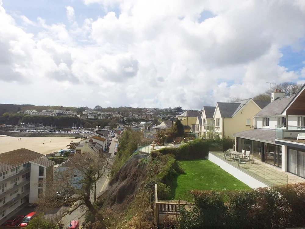 Luxury Property With Magnificent Panoramic Views of the sea