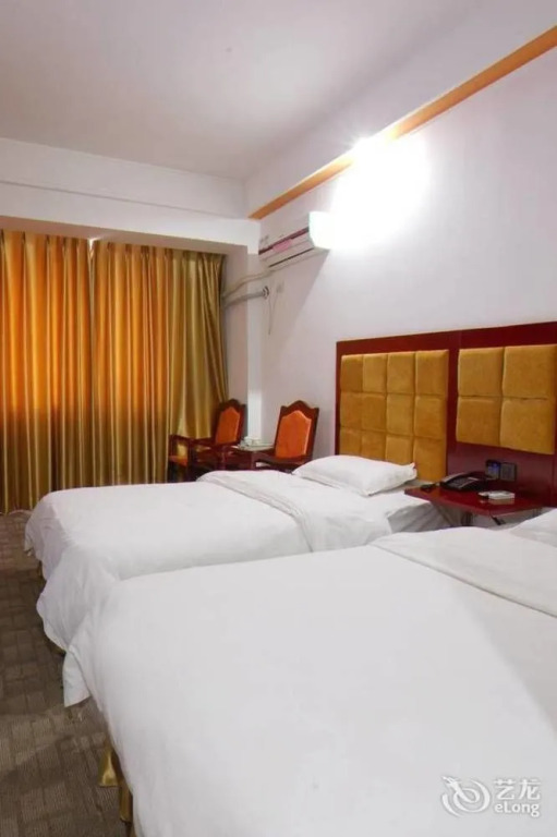 Zhangjiajie Wind and Cloud Holiday Hotel