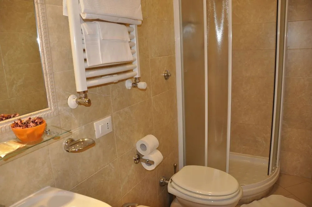 Tiffany Roma Suite