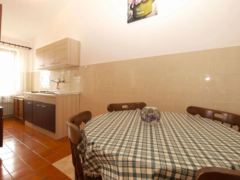 Apartment 1669