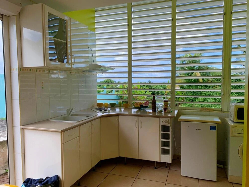 House with One Bedroom in Le Gosier, with Wonderful Sea View, Enclosed Garden And Wifi - 800 M From the Beach