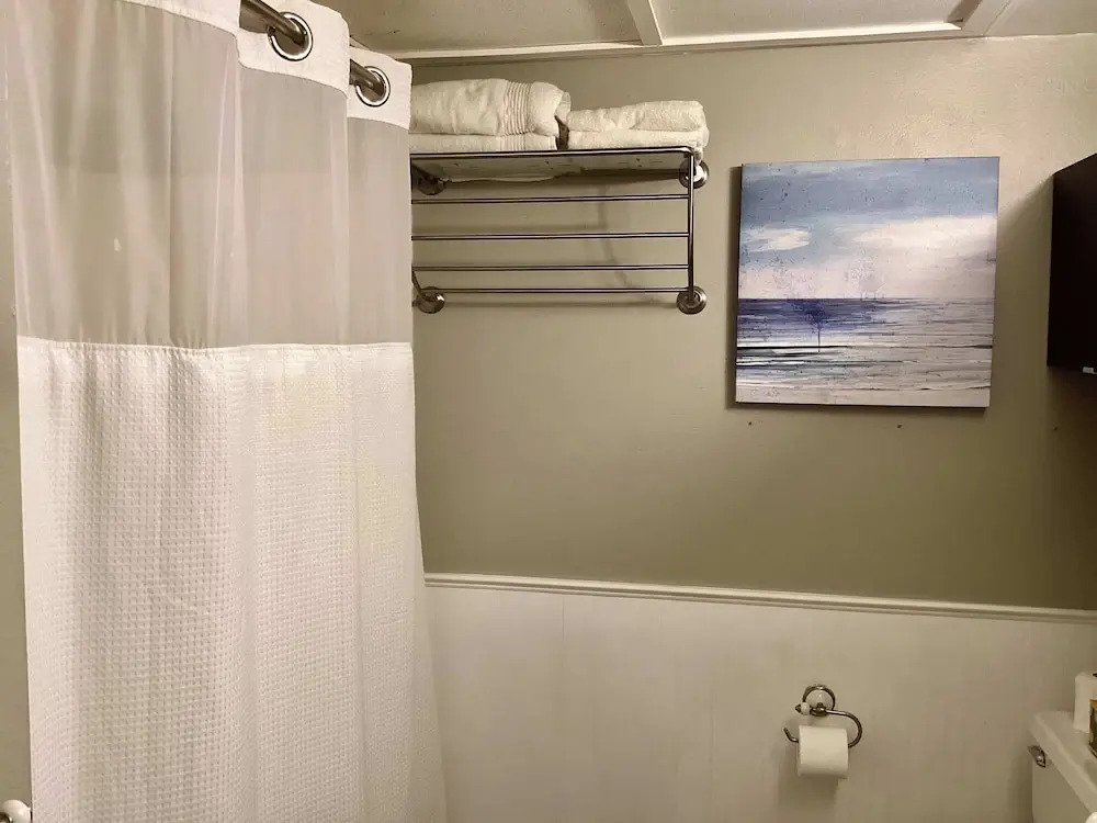 Shoreline Studio Condo for 4