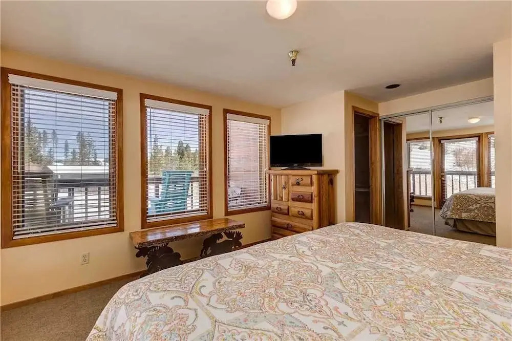 TYRA SKI IN OUT 4 BR Condo