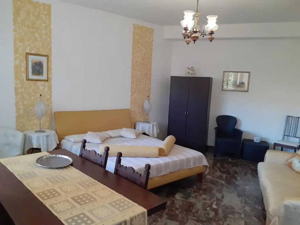 Saglia Apartments