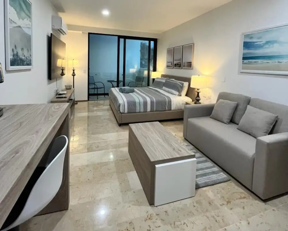 Luxury Sea view Studio on the 5th Av