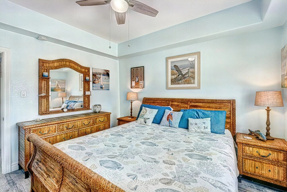 Sun Rose Ir33 2 Bedroom Condo by Redawning