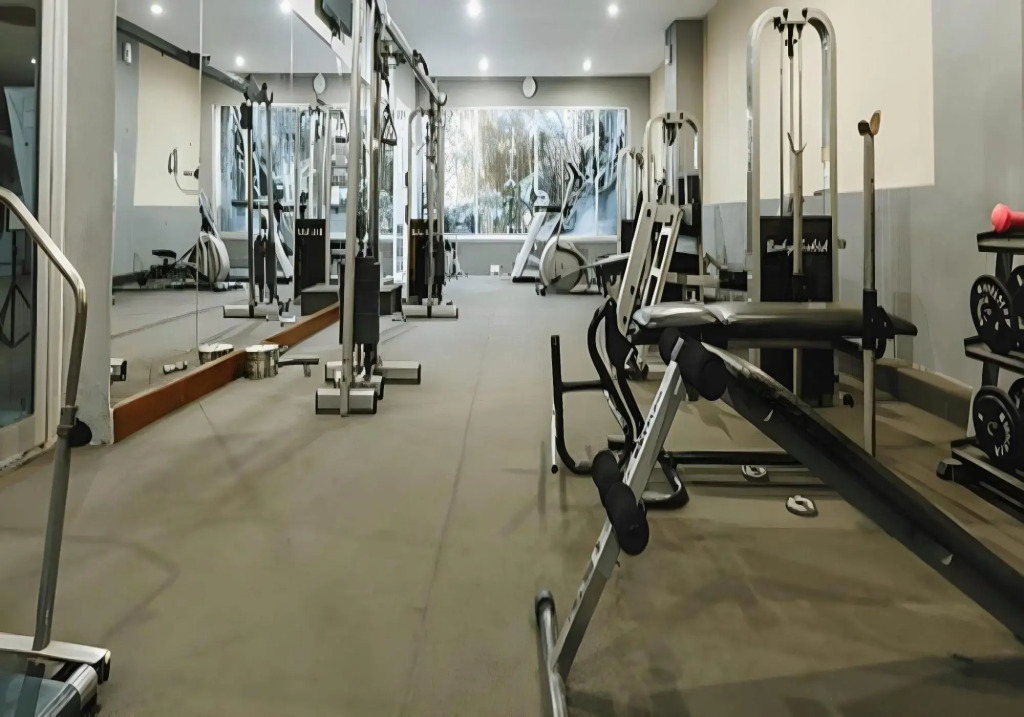 Elmi Hotel
