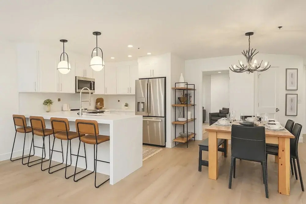 Woodside Avenue Retreat 1375 2 Bedroom Condo
