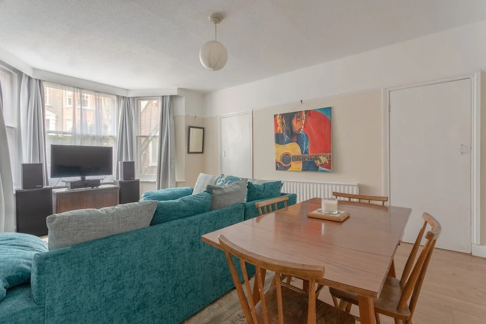 2 Bedroom Flat in North West London with Wifi
