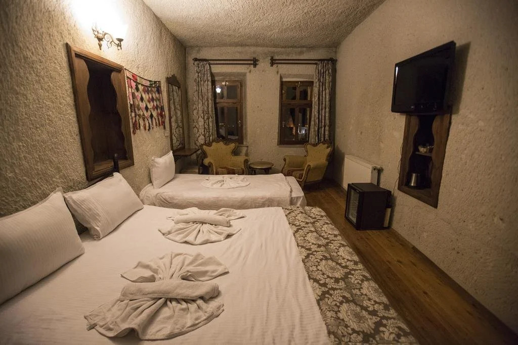 Spelunca Cave Hotel