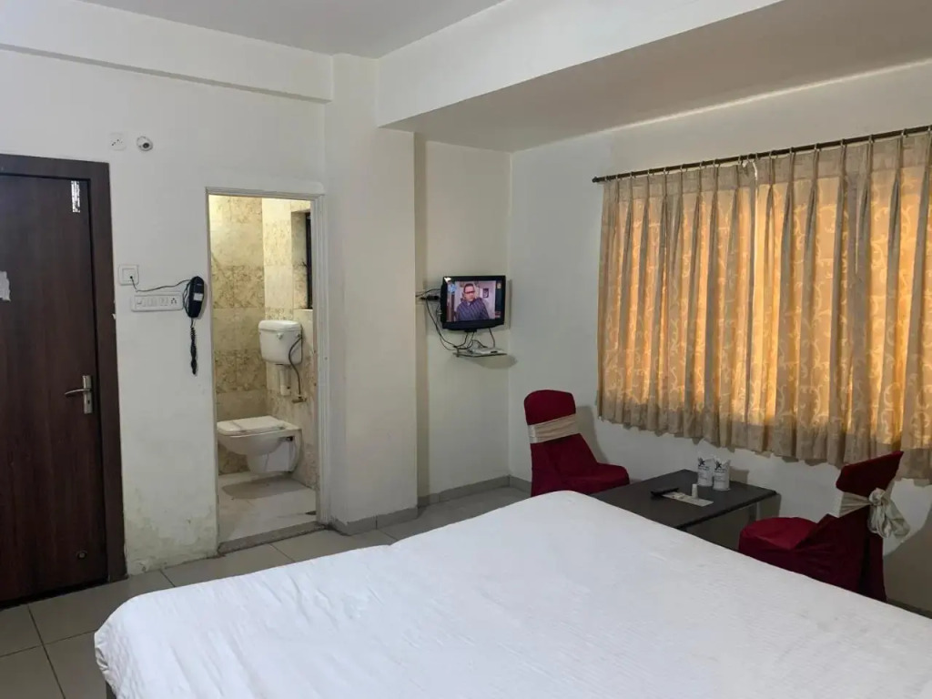 Hotel Mansarovar Luxury Business Hotel