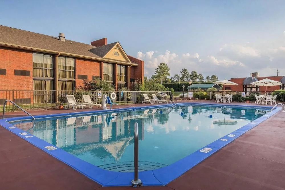 Clarion Inn