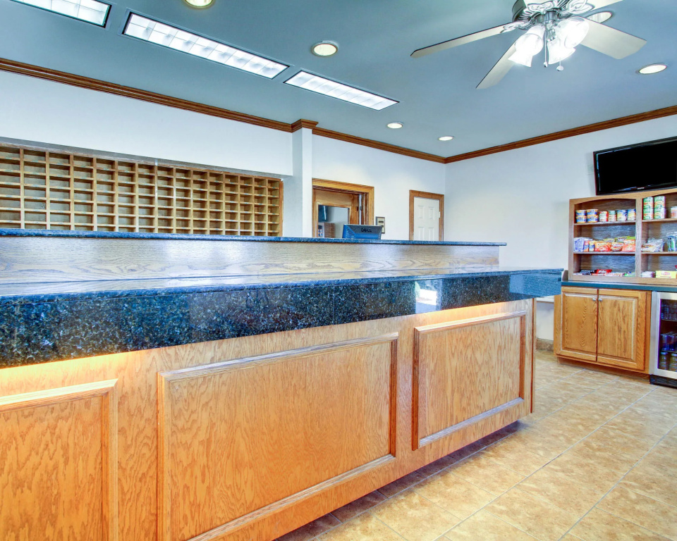 Suburban Studios Biloxi North Area