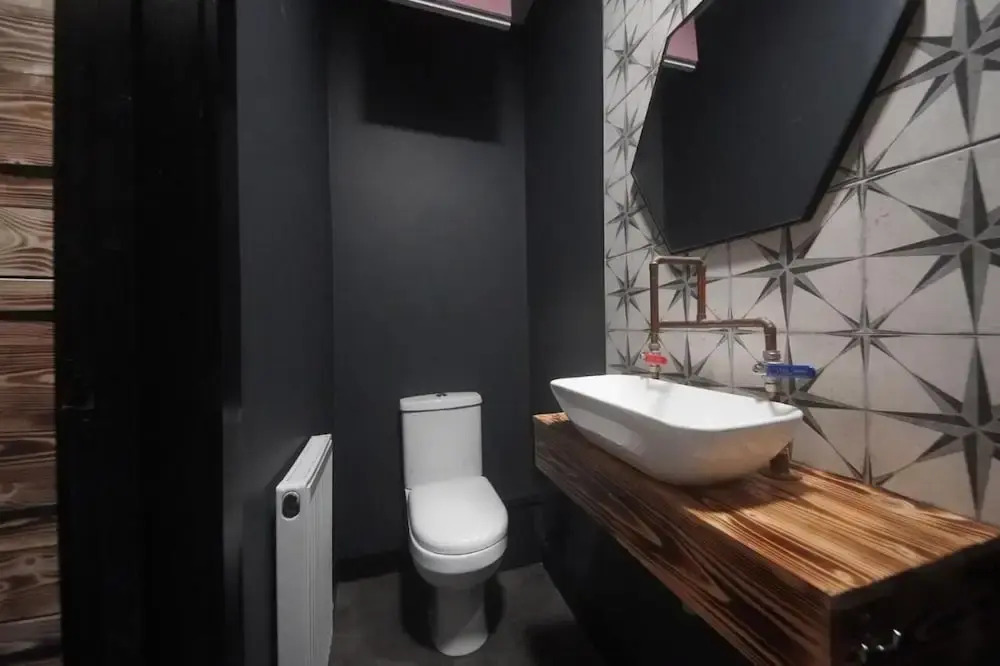 Studio 95 - Shared & Private Rooms