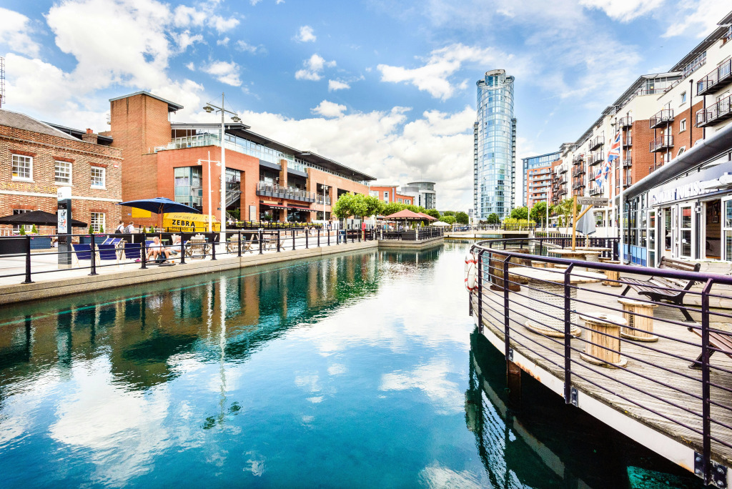Holiday Inn Express Portsmouth Gunwharf Quays by IHG