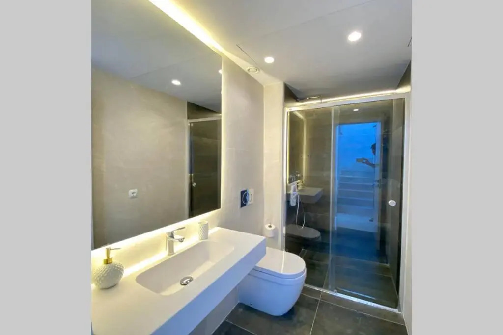Amazing Exclusive House in Marbella Golden Mile