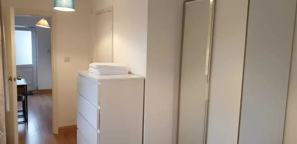Cromwell Apartment