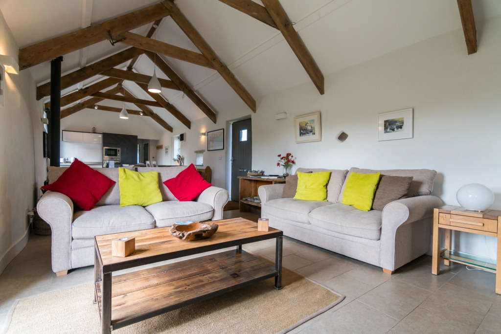 The Dairy - Luxury Cottage, Hot Tub and Summer House, Countryside Views, Pet Friendly