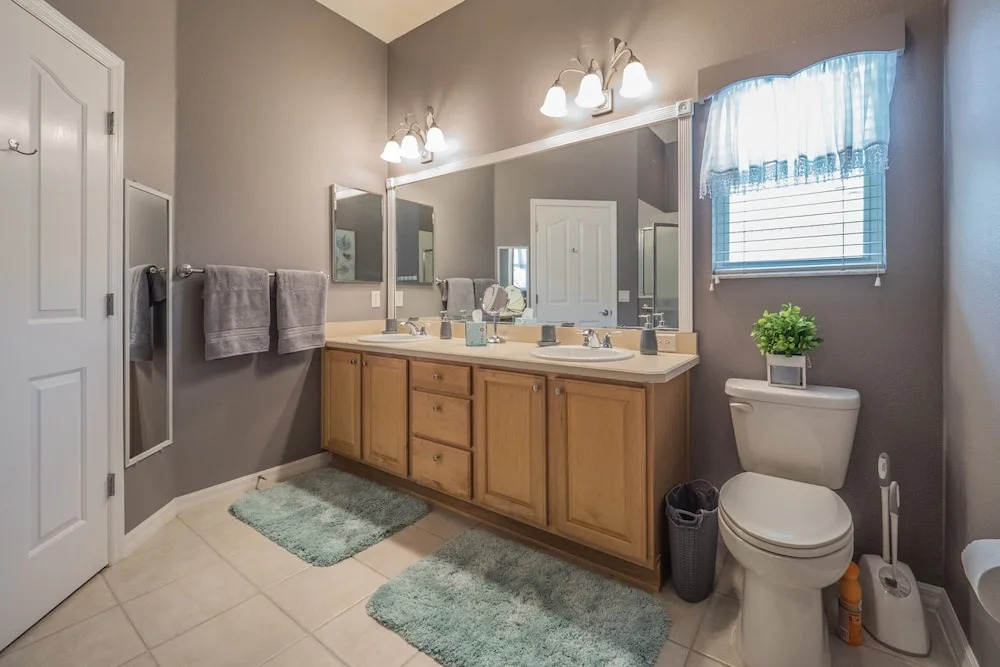 Duncan Drive 1303 by White Pelican VR