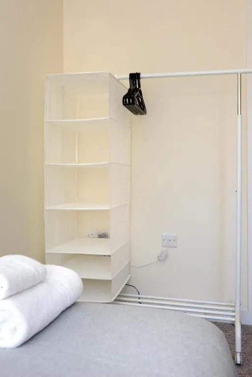 City centre 4 bedroom town house with parking