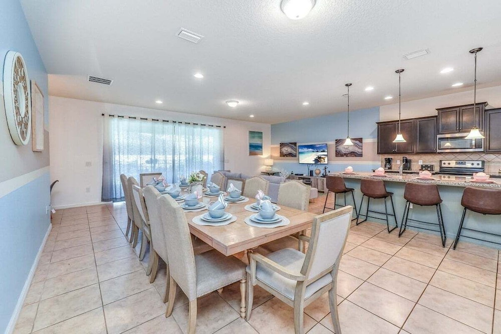 8872ql-backup · Newly Furnished 9BR Villa With Pool/spa