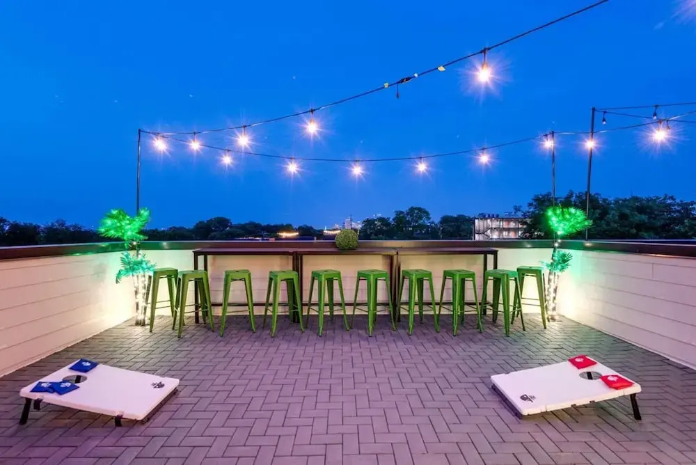 Large Group Lux 3mi Downtown - Rooftop City Views