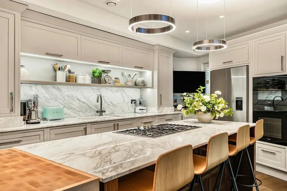 Luxury 3BR Mews Home w Courtyard AC Terrace