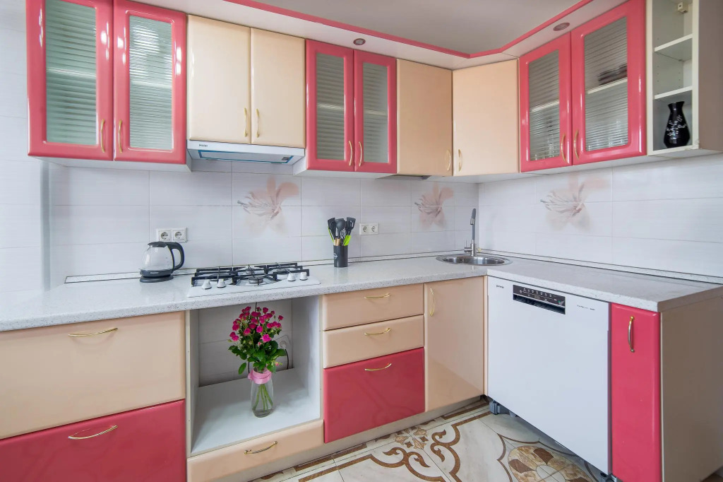 MyHome YourHome (МайХоум ЙоХоум) на улице Островского 67