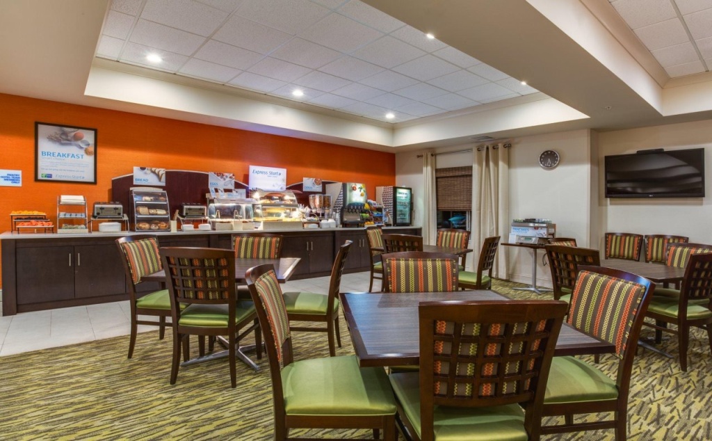 Holiday Inn Express Hotel & Suites New Tampa I-75 by IHG