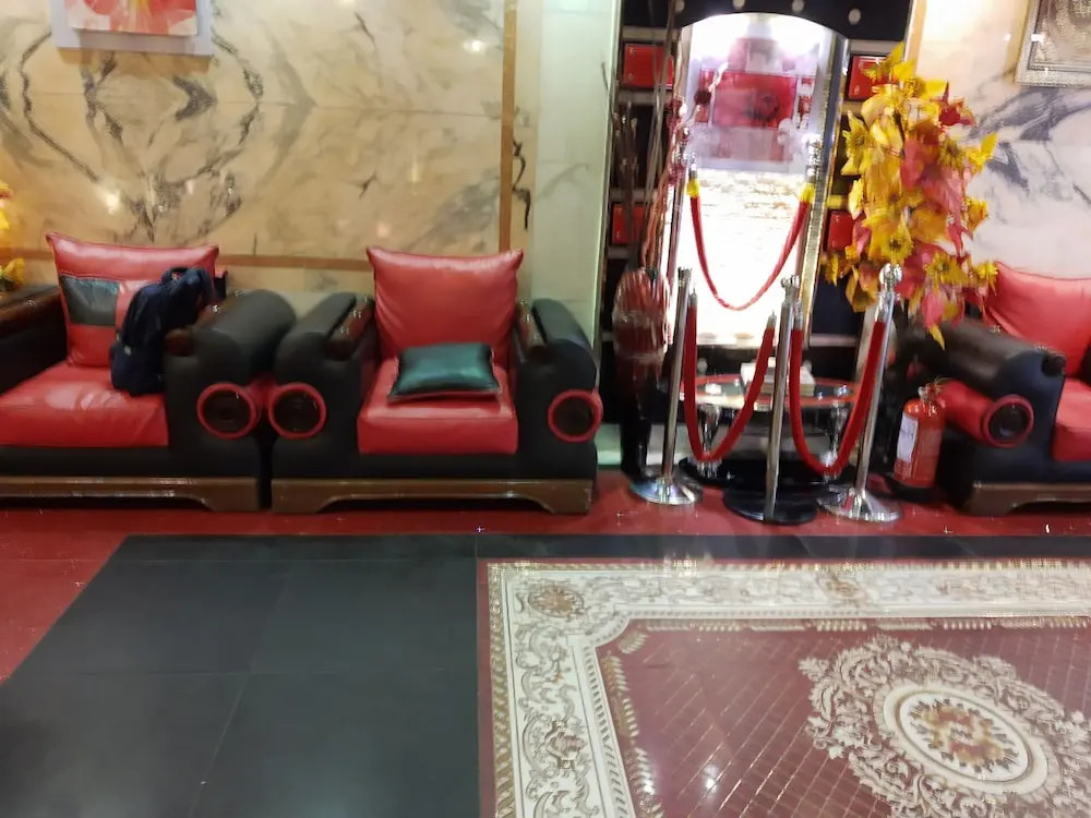 OYO 524 Zahrat Alwaziriya Furnished Apartments