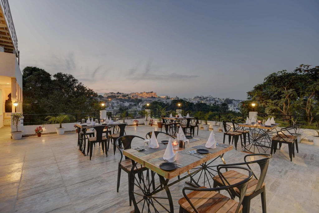 Hotel Janak Vilas