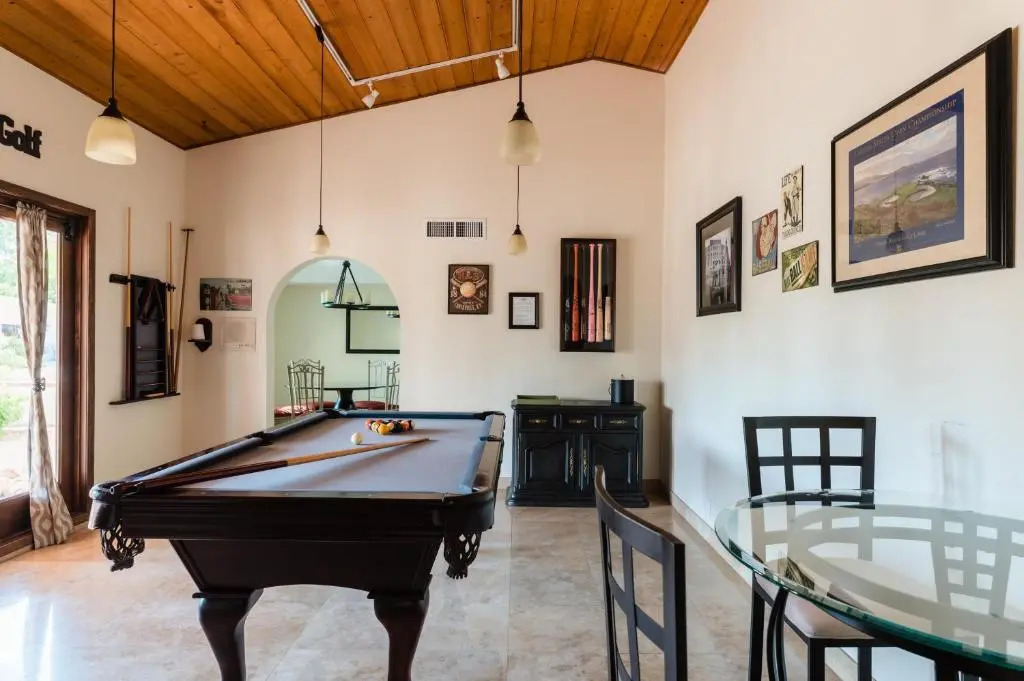 Desert Ridge by Avantstay Spacious Oasis w/ Pool & Hot Tub