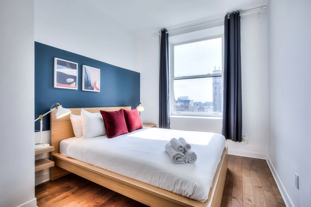 The taliane Superbe Condo 2BDR Montreal