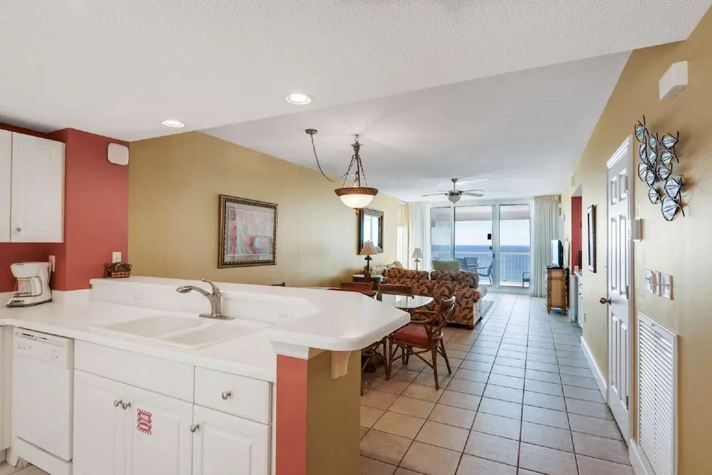 Majestic Beach Resort Tower II, 3 Bedroom Apartment