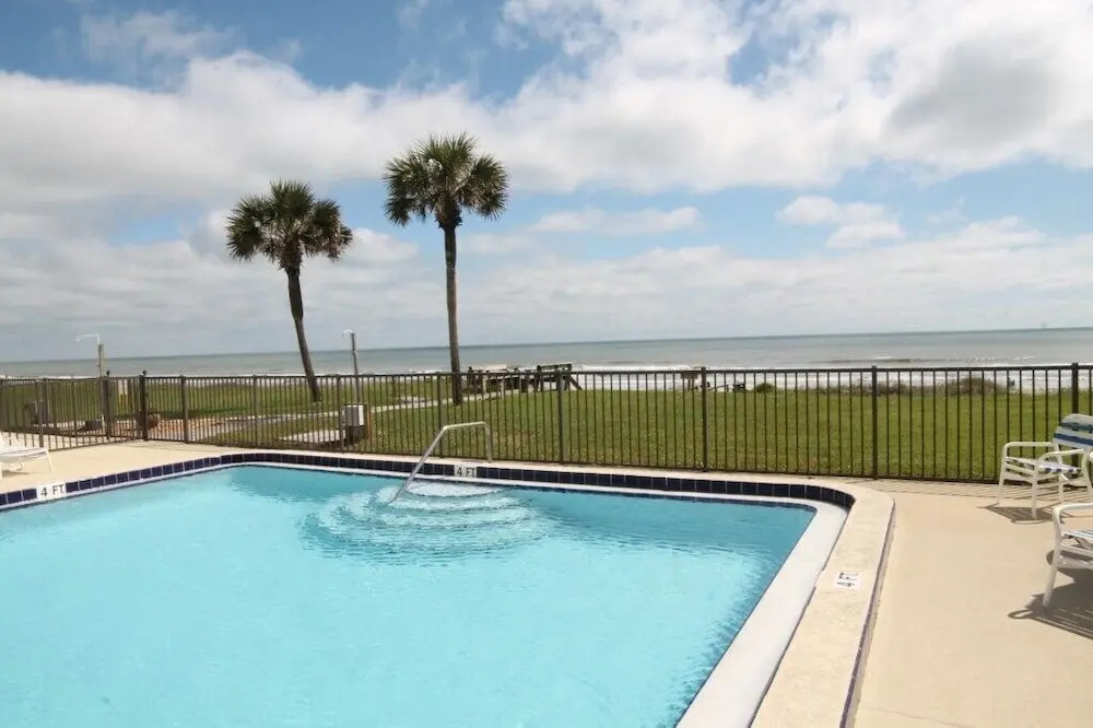 3 Bedroom Oceanfront Luxury Condo - Sand Dollar Iii, 205