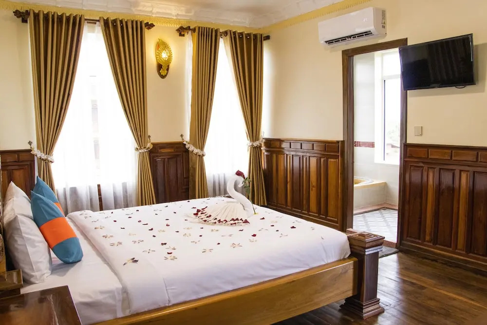 Puok hotel & Resort