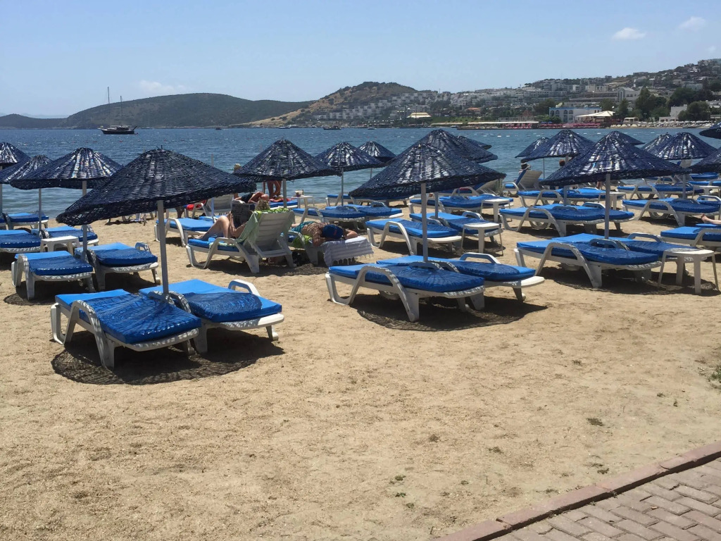 Nagi Beach Hotel
