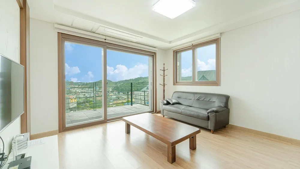 Samcheok Santorini Pension