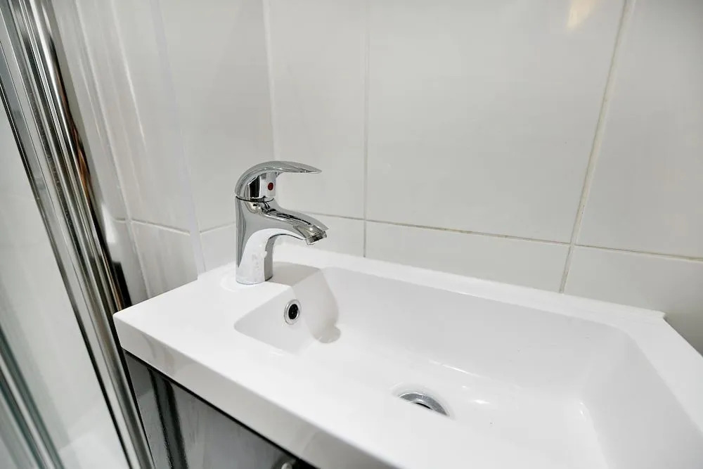 Bond Street Apartments